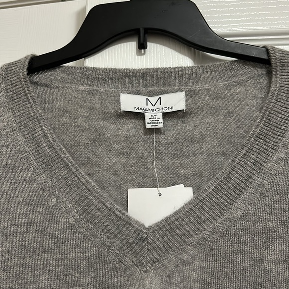 Magaschoni gray cashmere sweater size S NWT - Picture 2 of 6